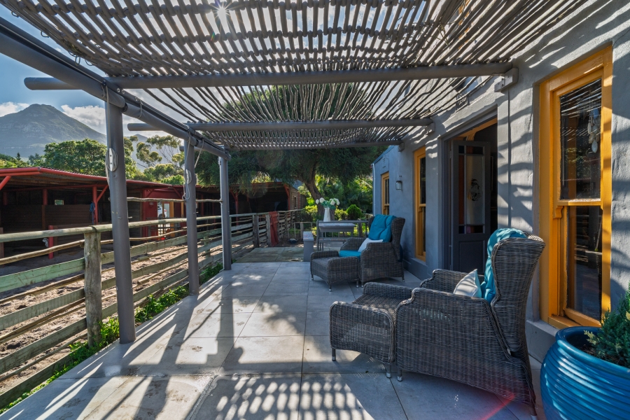 4 Bedroom Property for Sale in Meadowsteads Western Cape